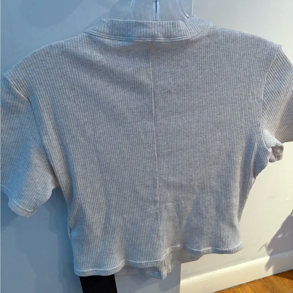 Fabletics Gray Ribbed T-Shirt - Picture 3 of 5